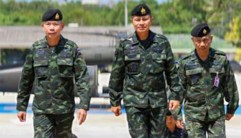 Начальник вооруженных сил посетил глубокий юг для проверки оперативной безопасности и повышения координации