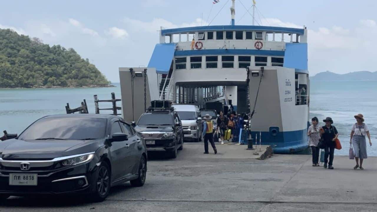 Операторы паромов на Кох Чанге повышают тарифы из-за роста цен на дизельное топливо