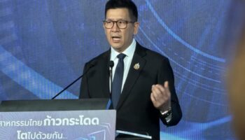 ПМ смещает Фипхата с поста главы своего военного центра