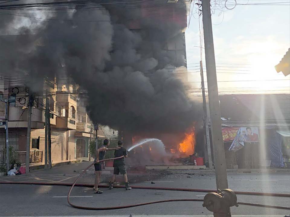 Пожар во время Сонгкрана охватил магазин красок в Хат-Яе, подозревается электрическая неисправность