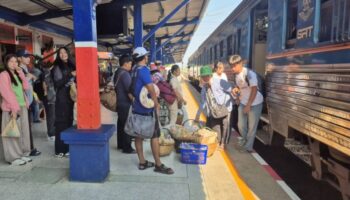 Праздничная острая проблема возвращения на Сонгкран переходит на поезда, так как цены на топливо взлетают.