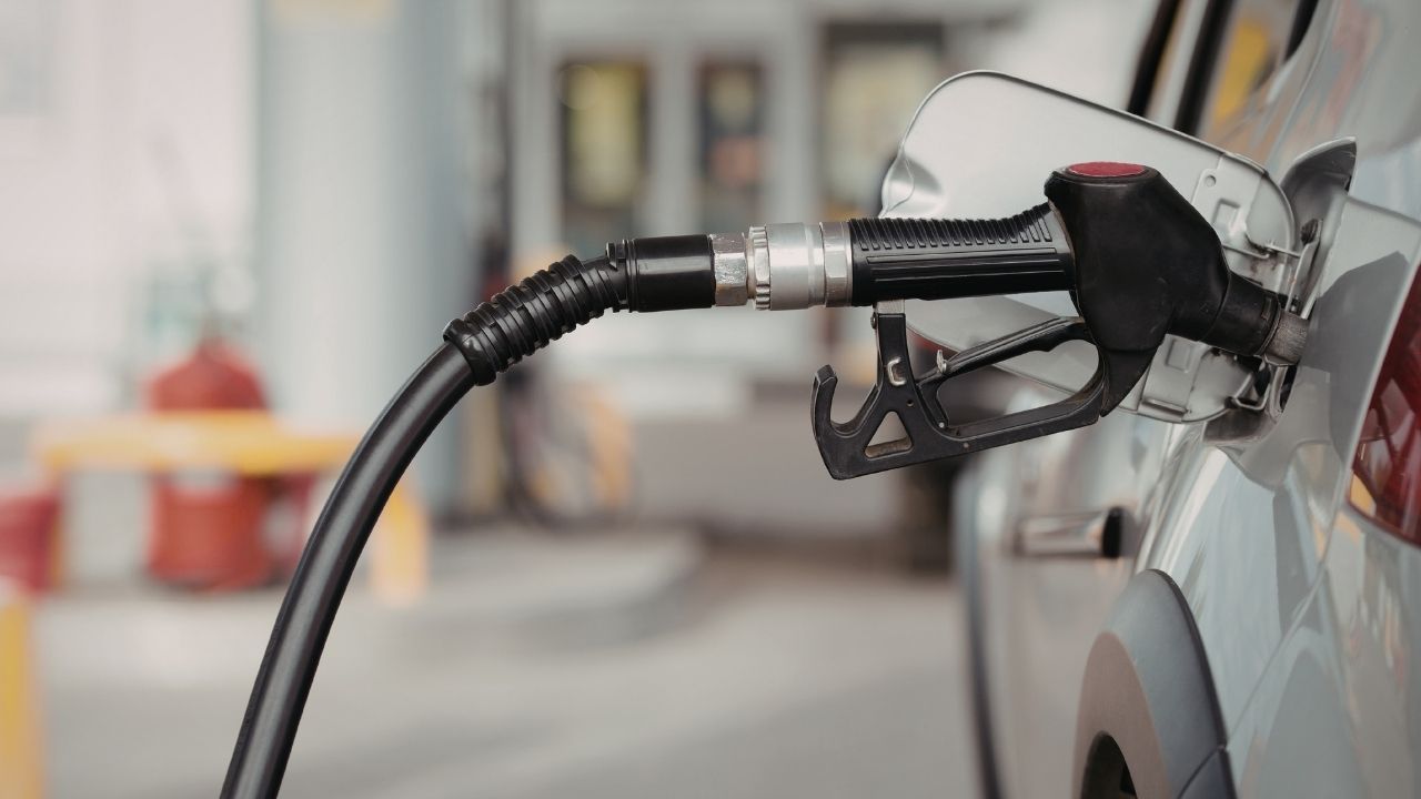 Премьер-министр благодарит общественность за экономию во время энергетического кризиса