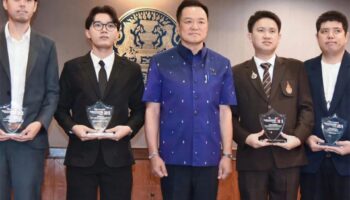 Премьер-министр награждает победителей премии в области кибербезопасности, подтверждает поддержку усилий по цифровой безопасности