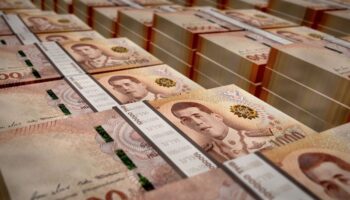 Премьер-министр рассматривает предложение о займе в 500 миллиардов бат