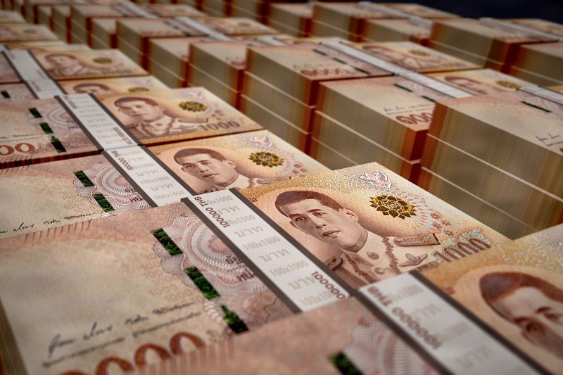 Премьер-министр рассматривает предложение о займе в 500 миллиардов бат