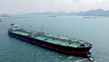 Прибытие партии сырой нефти с Ближнего Востока в Таиланд обеспечивает запас топлива