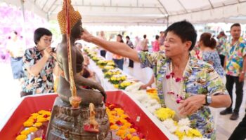 Пхукет празднует Сонгкран