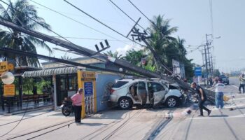 Пхукетский таксист и его пассажирка погибли в ДТП в Краби