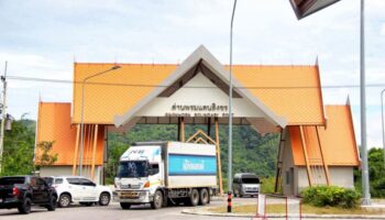 Регулярная торговля возобновляется на контрольном пункте Синкхорн в Пратчупе Хирикхан