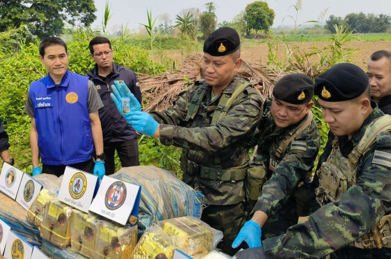 Солдаты вступили в столкновение с контрабандистами, конфисковав 92 кг кристаллического метамфетамина