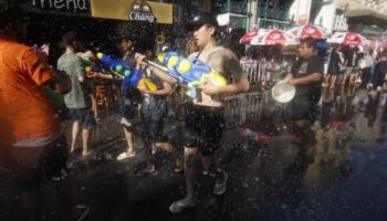 Суды предупреждают отдыхающих: 'Не трогать'