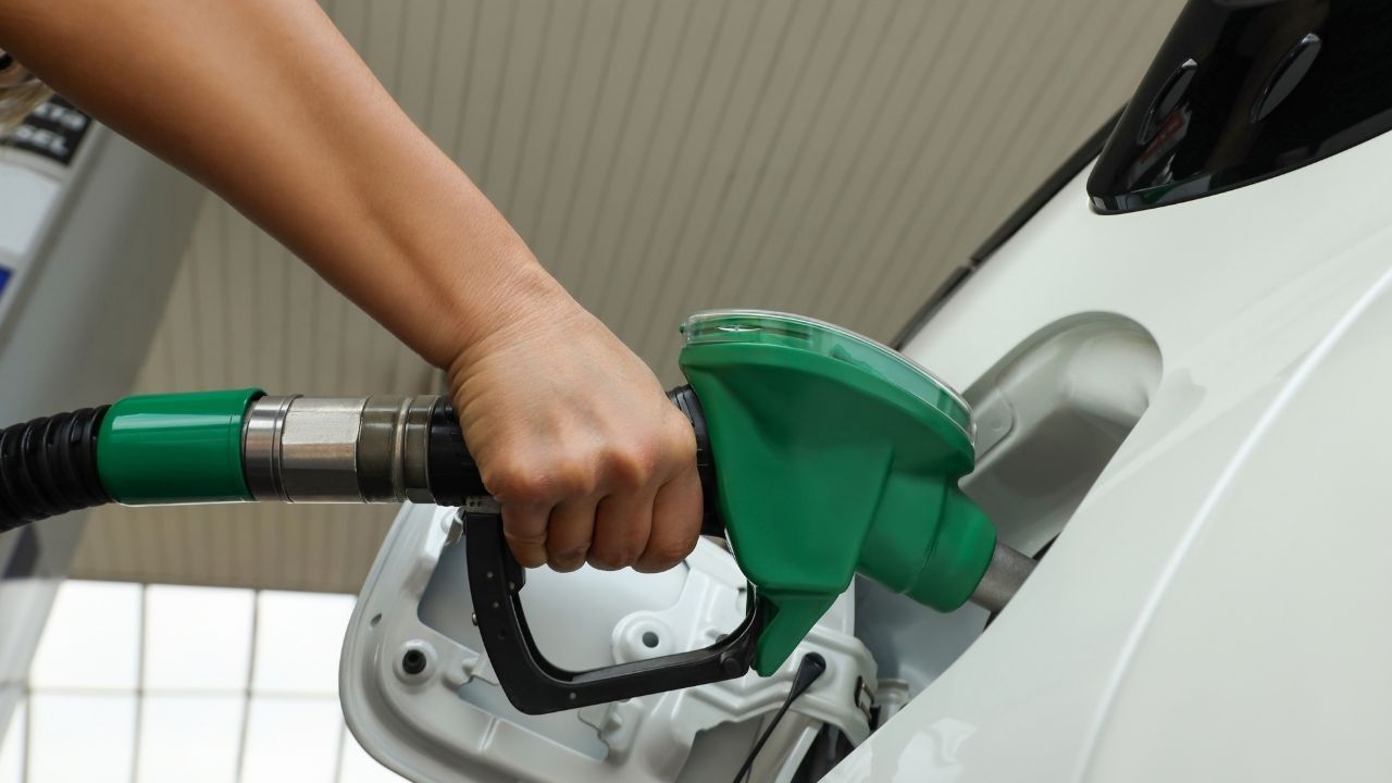 Таец пойман при попытке контрабанды бензина в грузовике с арбузами в Мьянму