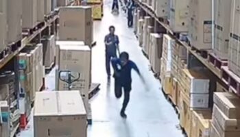 Таец сбежал после стрельбы по коллеге на складе в Пхукете