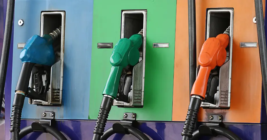 Таиланд снижает цены на дизельное топливо и газohol на 6 бат перед празднованием Сонгкрана