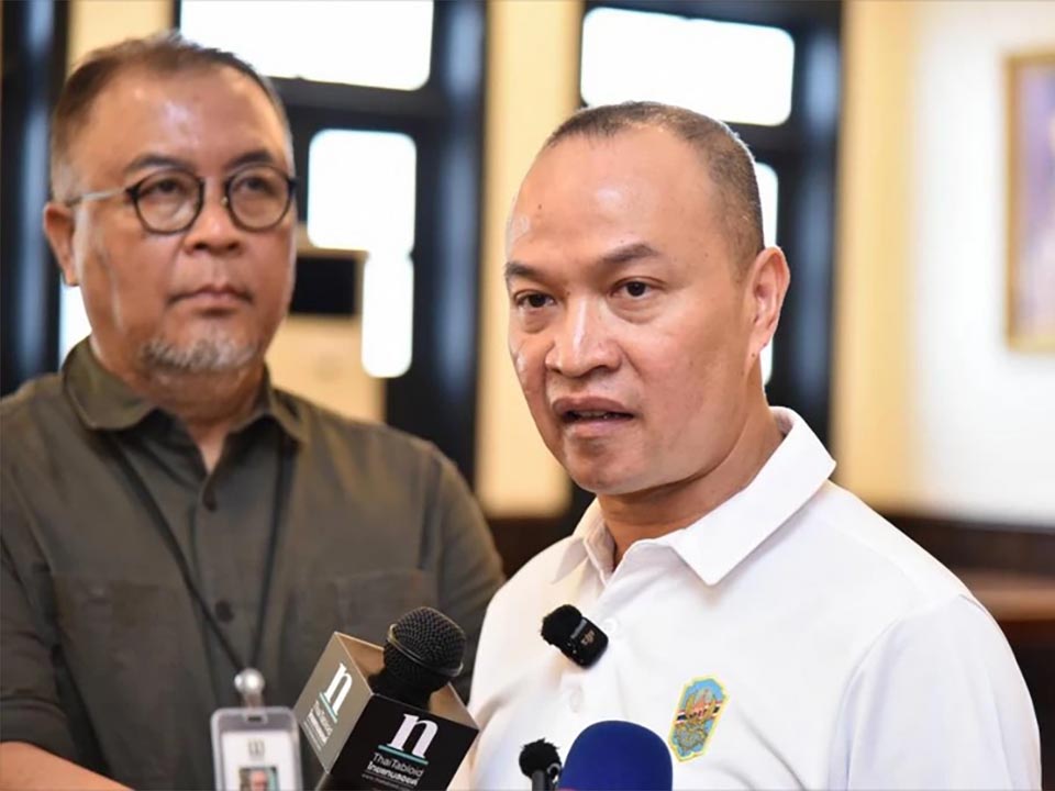 Таиландская полиция расследует, переводит офицера из-за обвинений в вымогательстве денег на топливо