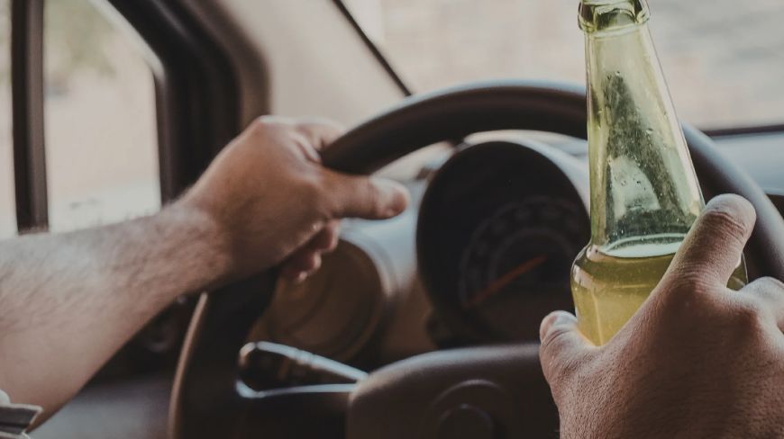 Тайская полиция сообщает о 2 617 случаях вождения в состоянии алкогольного опьянения по мере начала Сонгкрана