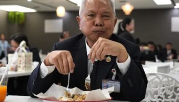 Тайский сенатор считает отмену бесплатного обеда оскорблением чести