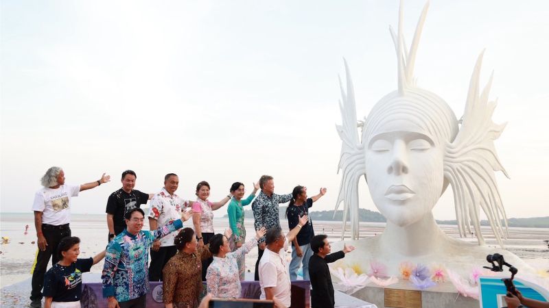Три созданные для Thailand Biennale скульптуры передали городу