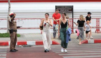 Туристы 'должны быть застрахованы' перед входом