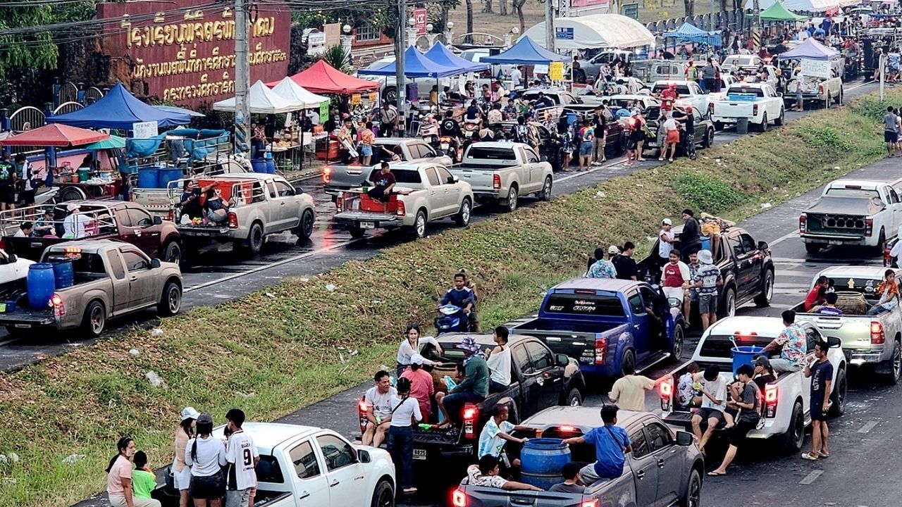 Фичитский мужчина сообщает о сексуальном насилии со стороны женщин и трансженщин во время Сонгкран.