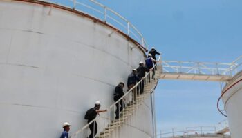 DSI находит подозреваемые запасы топлива после проверки на юге