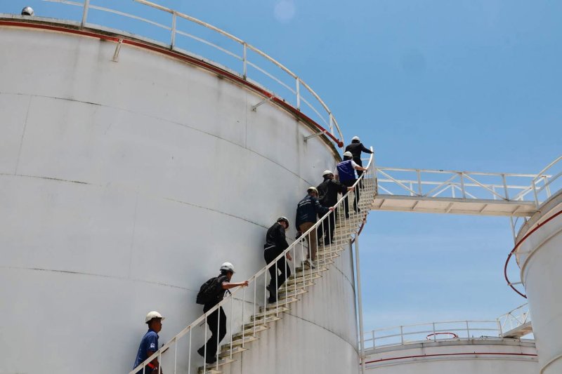 DSI находит подозреваемые запасы топлива после проверки на юге