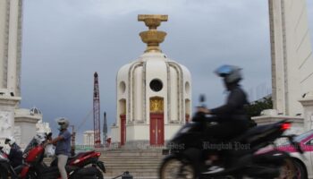 Bhumjaithai представит проект устава в среду