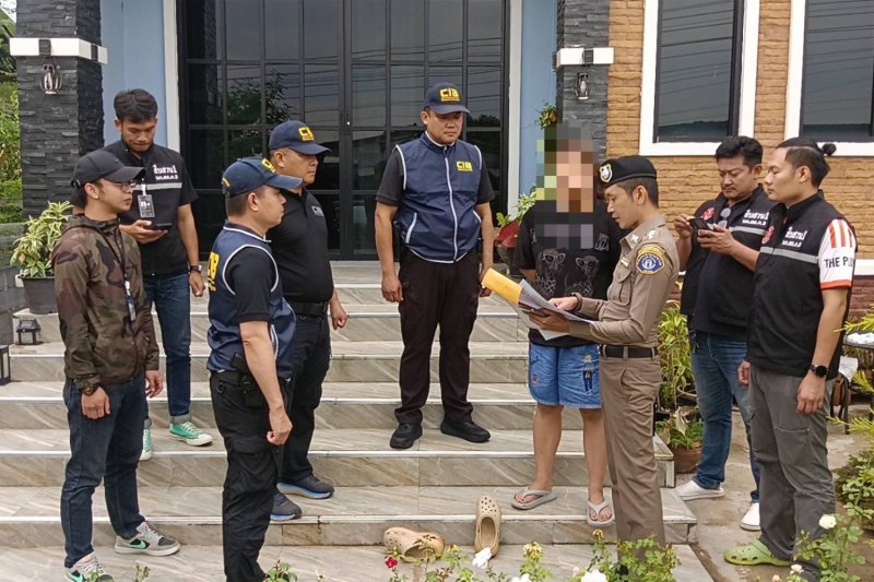 В деле о фальшивых свидетельствах о рождении произведены новые Arrestы