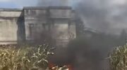 Вертолет разбился рядом с депо BTS в Самутпракане из-за проблем с двигателем.