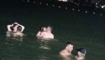 Местные жители осуждают непристойные проявления в заливе Паттайя