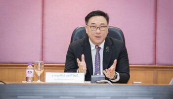 Министр труда ищет переговоров по корейскому черному списку