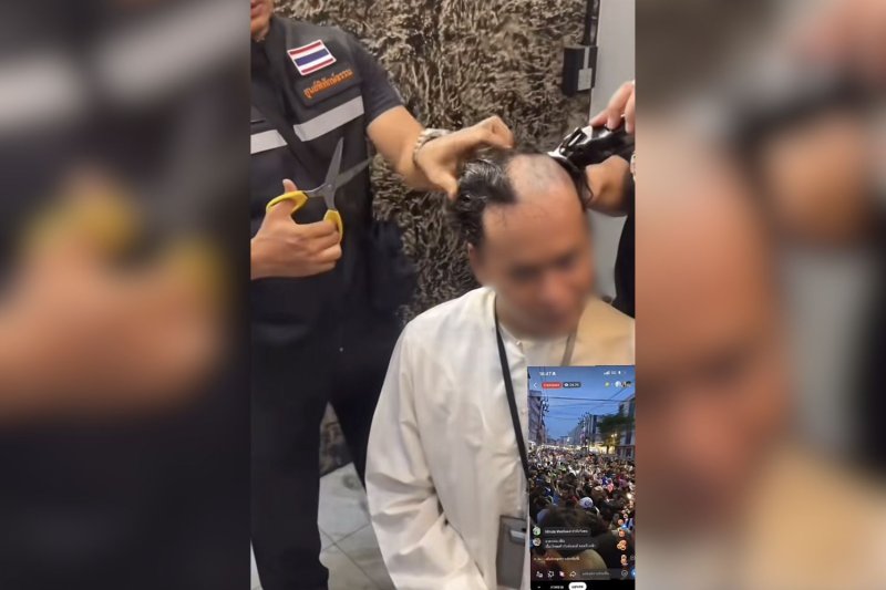 Мусульманская толпа бреет голову ЛГБТК мужчины после того, как он насмехается над Кораном