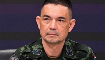 Напряжение на границе с Сурином, когда тайские силы стреляют предупредительные выстрелы во время инспекции Камбоджи у линии ограждения