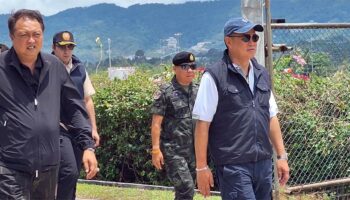 Премьер-министр Таиланда Анутин посещает Koh Samui и Koh Phangan по вопросам бизнеса, связанным с номинантами.