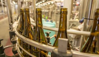 Таиланд продлил время продажи алкоголя с 11 утра до полуночи