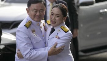 Таксин и семья ставят под сомнение EM-браслет перед освобождением из тюрьмы