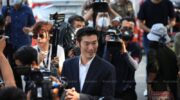 Thanathorn очищен от обвинений в оскорблении монархии из-за комментариев о вакцине