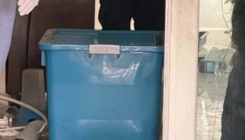 1 подозреваемый арестован после того, как тайца нашли мертвым в пластиковом ящике