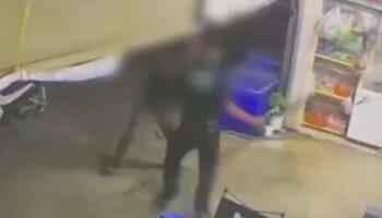 CIB офицер ножом ранит психически больного человека, утверждает, что это была самооборона