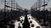 Внутренние нужды в 20 млрд бат, чтобы снять с домохозяйств счет за электричество для уличного освещения
