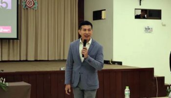Исполнительный директор AIA получил травму головы после жестокого группового нападения в торговом центре в Чианг Мае