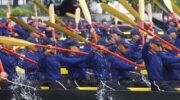 Командующий ВМФ рассматривает подготовку королевской баржи