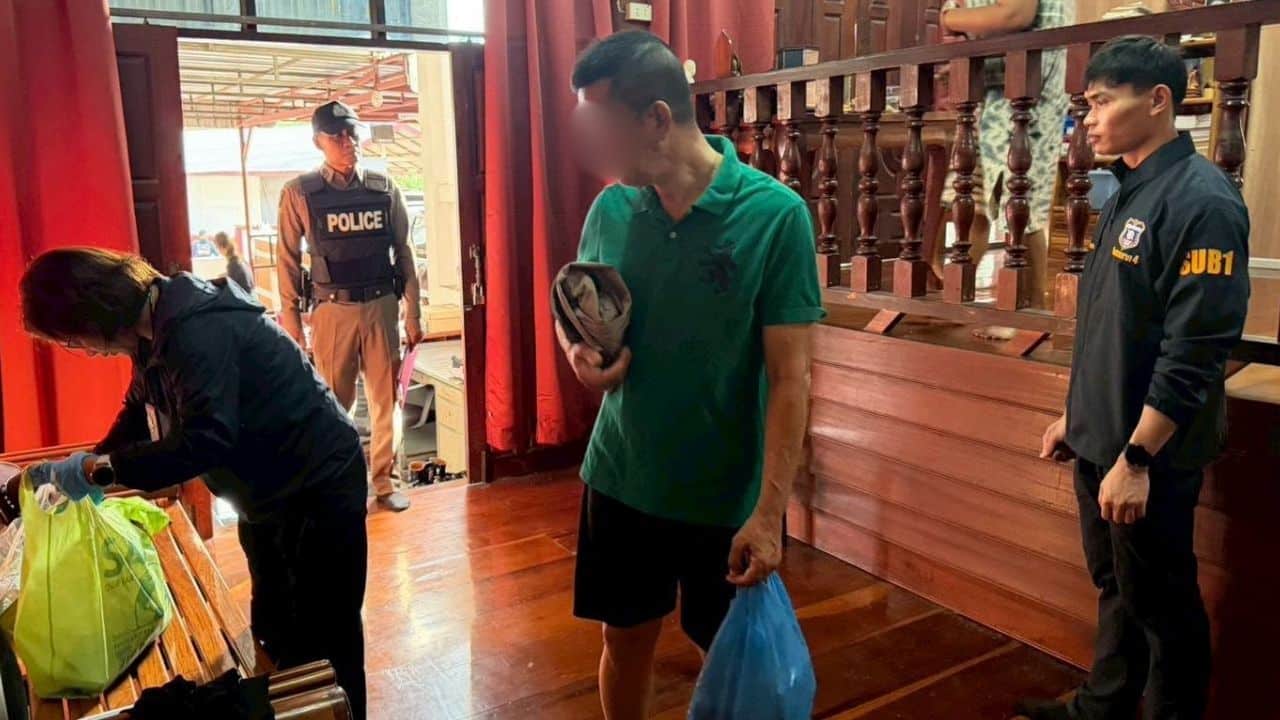Офицер полиции ЛоэяArrested за участие в наркотрафиковой сети