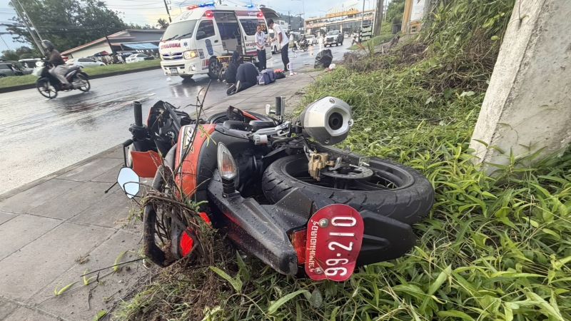 Пожилой житель Пхукета погиб под колесами мотоцикла при переходе шоссе