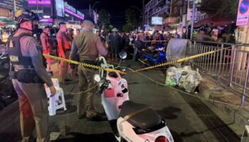 Полицейский убивает мотоциклиста-таксиста, ранит еще 2 человек в споре из-за тарифа.