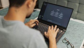 Проект TH-AI Passport обвиняется в оказании предпочтения крупным компаниям
