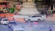 Пьяный британец на Toyota Fortuner арестован после проезда кольца Чалонга насквозь