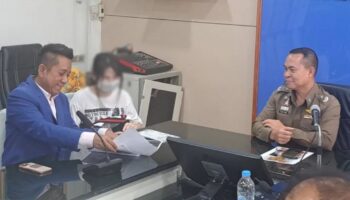 Служители полиции Бангкока обвиняются в краже у подозреваемого в наркотиках и его жены