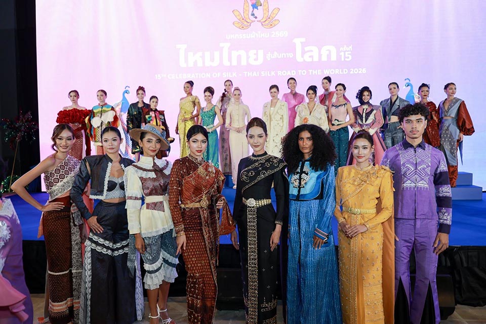 Тайский шелк выходит на мировую сцену на выставке в Siam Paragon до 14 июня