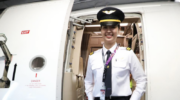 Thai Airways представляет первую женщину-пилота